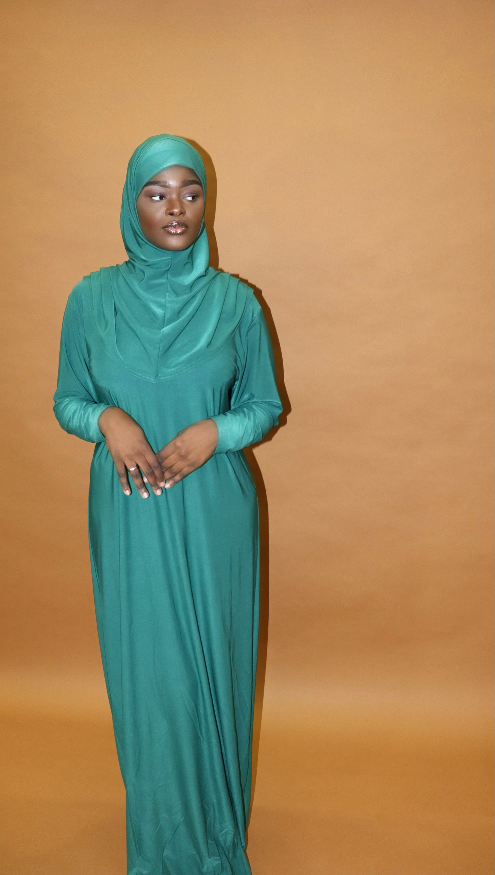 Essential prayer dress